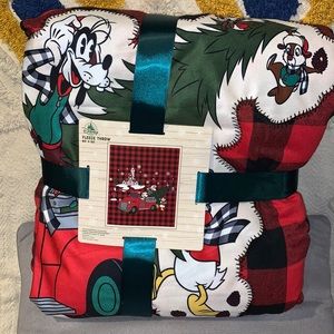 Disney Mickey and Friends Christmas Farm House Fleece Throw